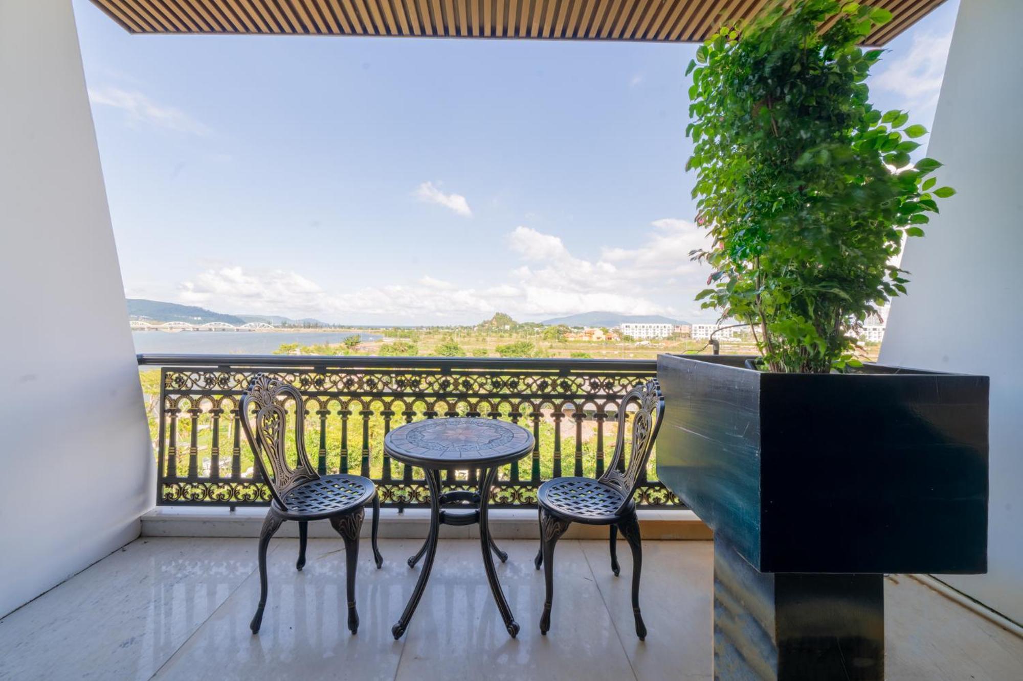 Cami Riverside Resort Da Nang Exterior photo